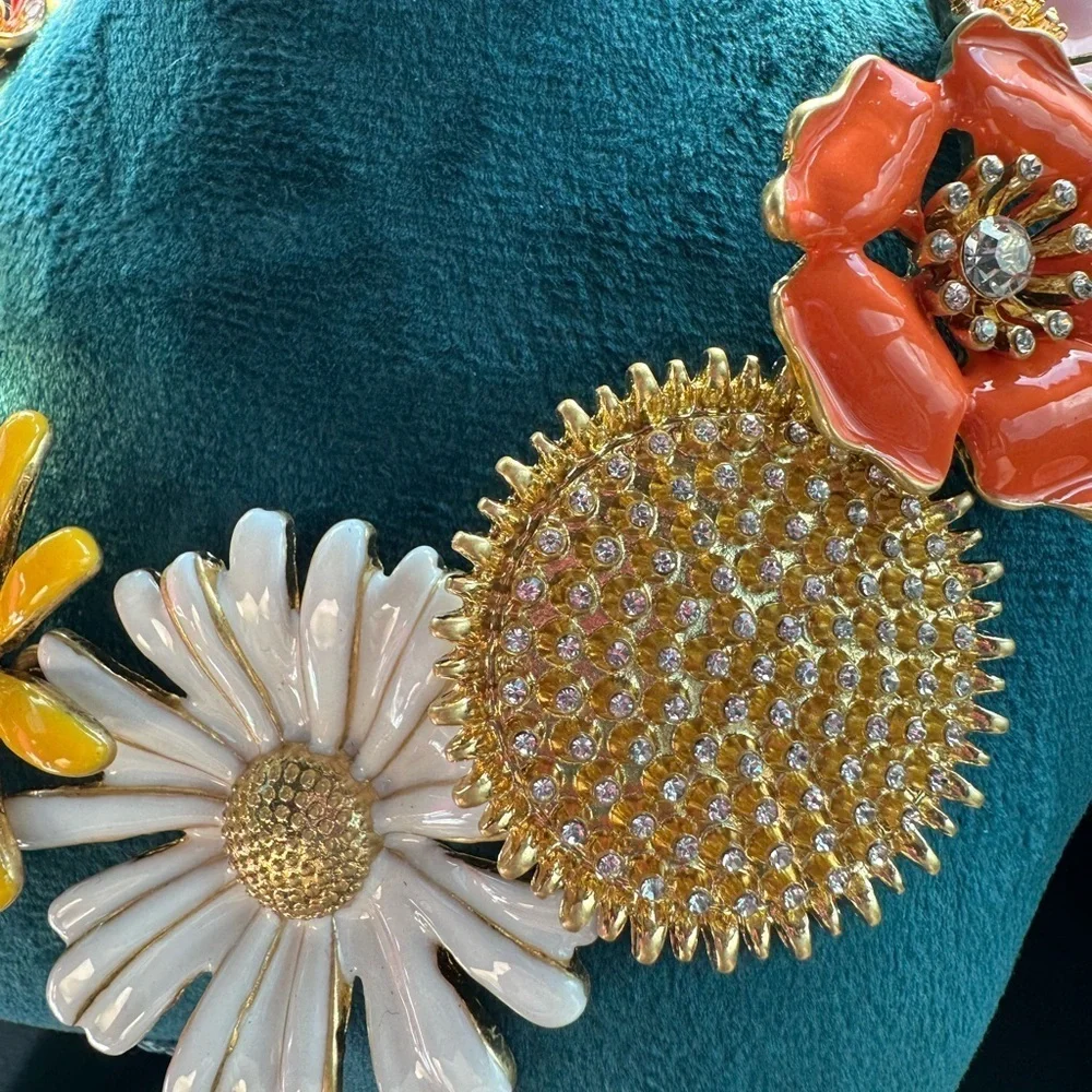 Oscar De La Renta Flower Necklace